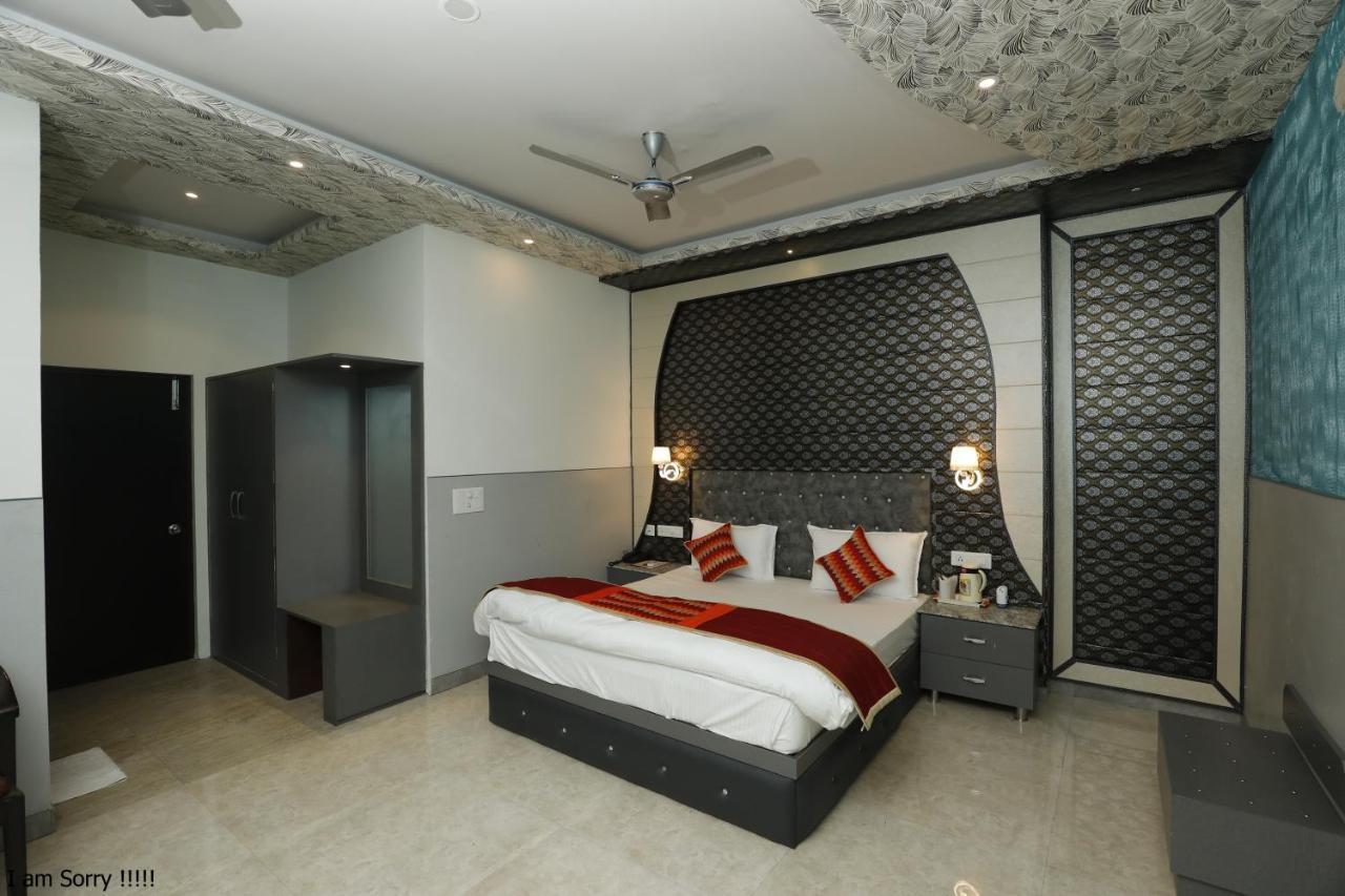 The Park Presidency Hotel 바레일리 외부 사진
