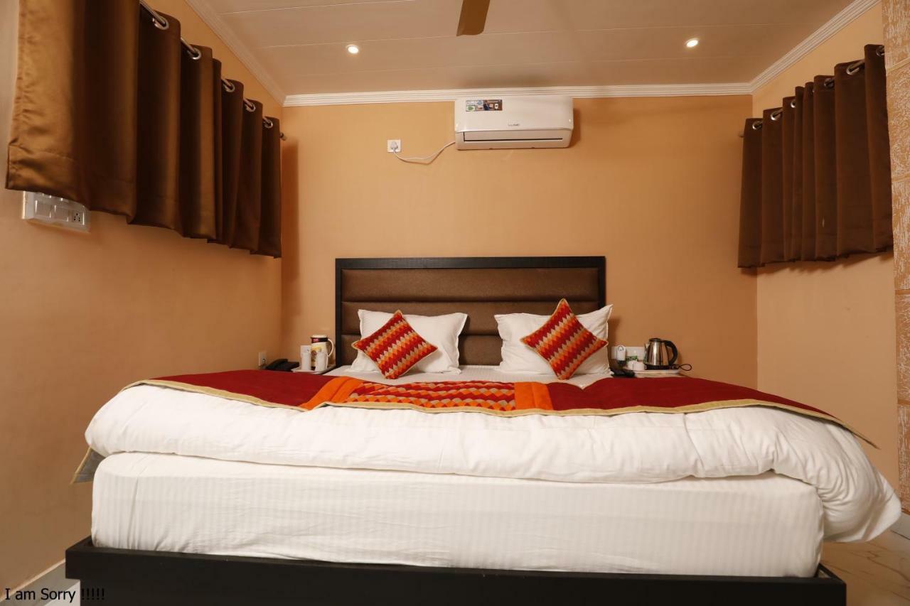 The Park Presidency Hotel 바레일리 외부 사진