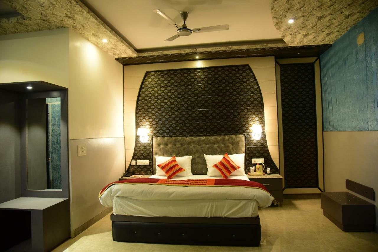 The Park Presidency Hotel 바레일리 외부 사진