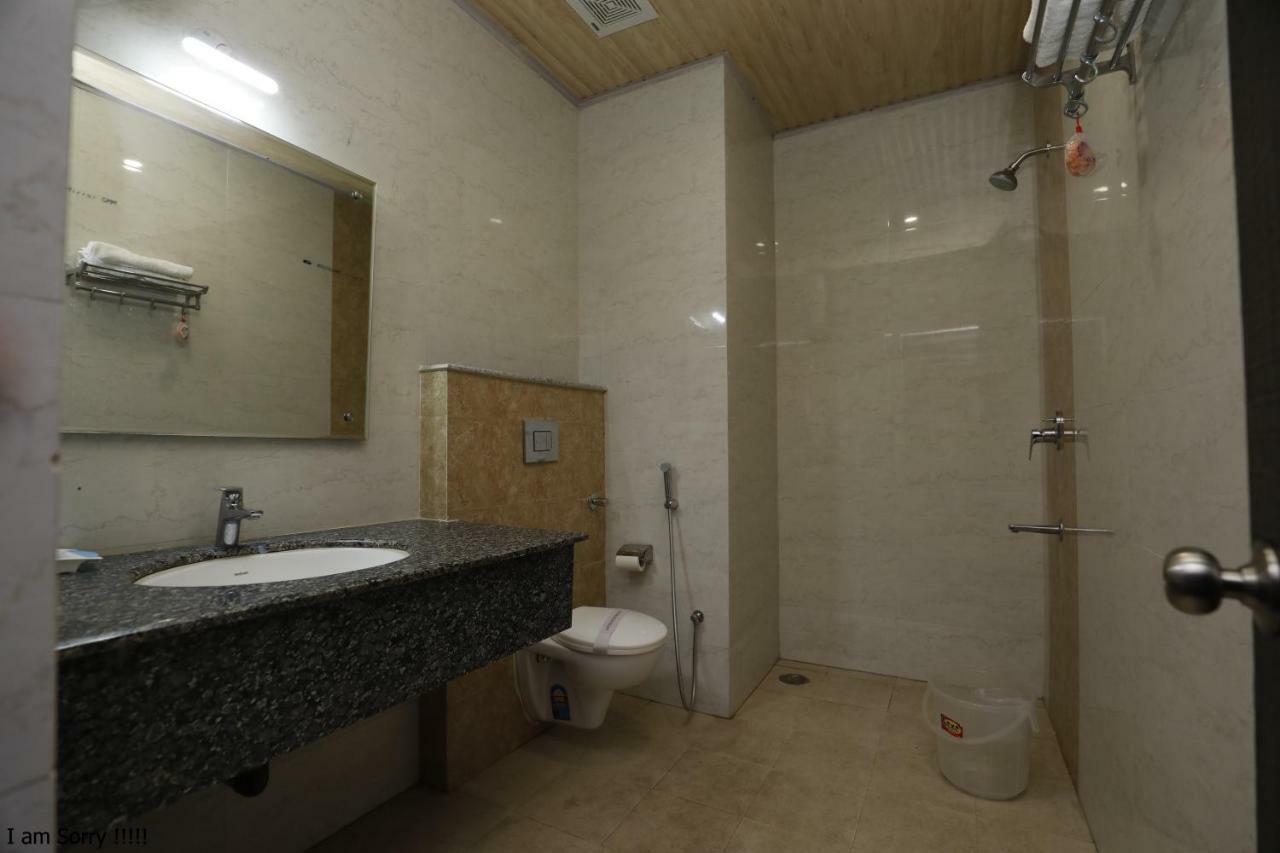 The Park Presidency Hotel 바레일리 외부 사진